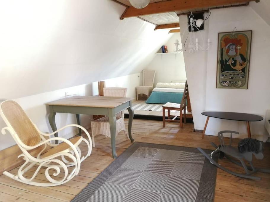 Hostel Gemuetliches Reetdachhaus Mit Kaminofen Ribe Exterior foto
